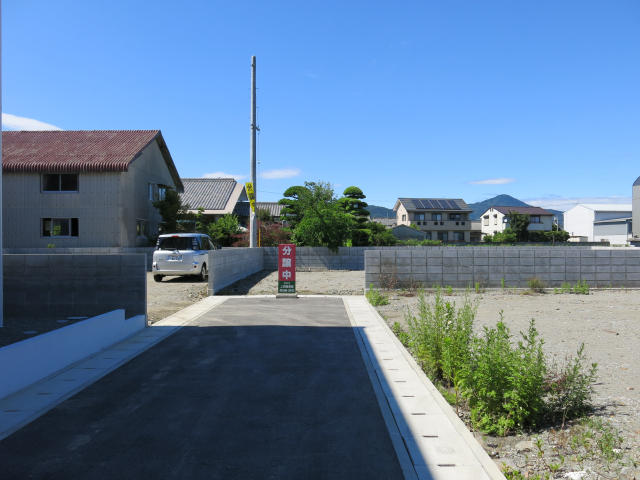 分譲地内道路から撮影