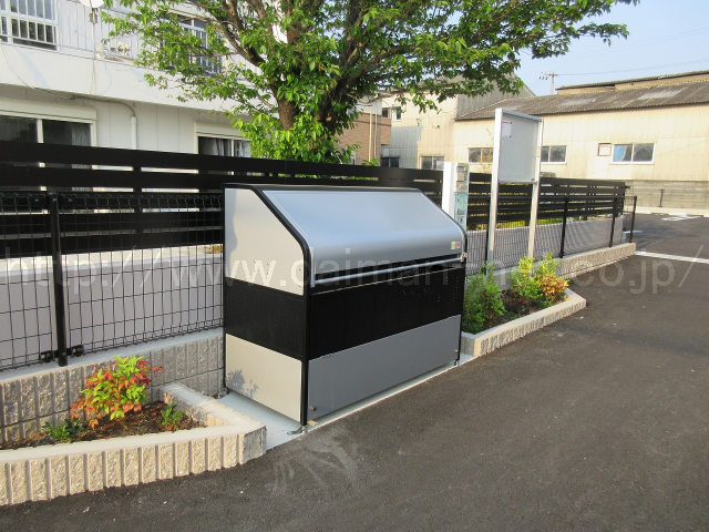 敷地内ゴミ出し場